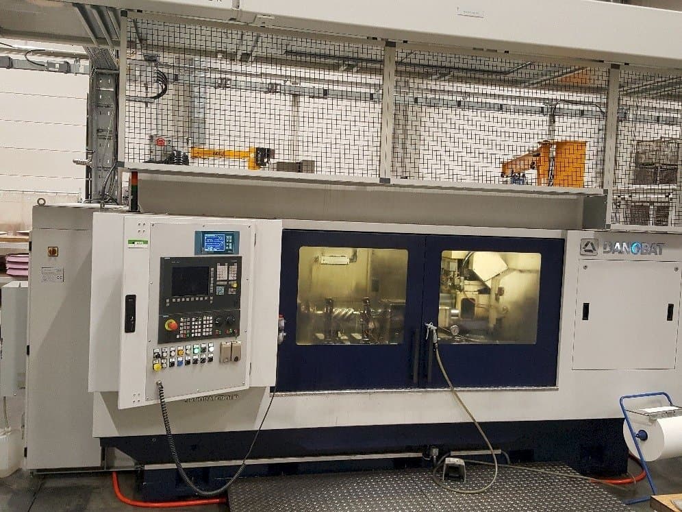 DANOBAT WT-62-3B-maskinen framifrån