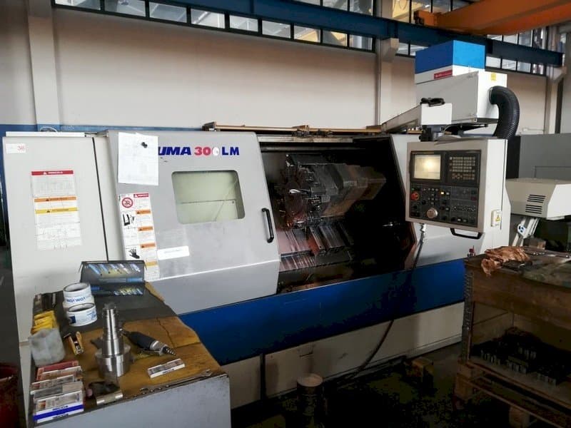 Doosan PUMA 300 LMB-maskinen framifrån