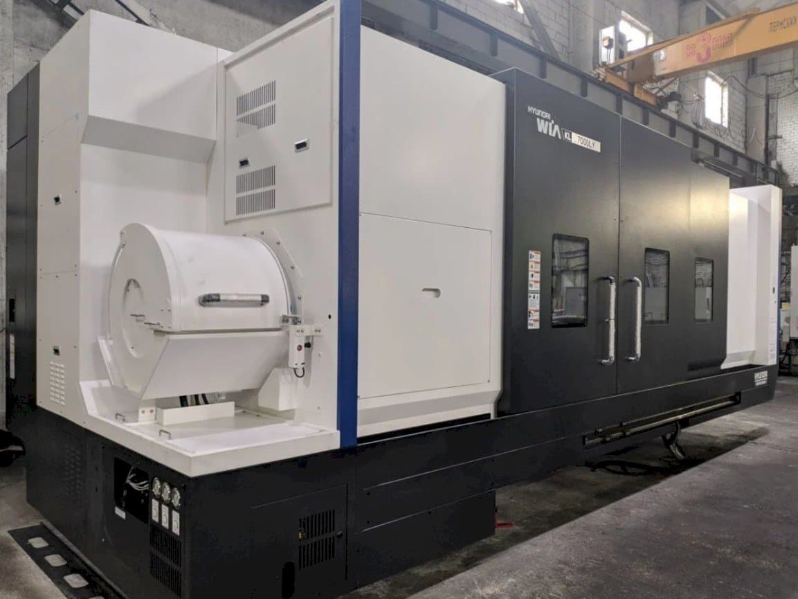 Hyundai Wia KL 7000 LY-maskinen framifrån