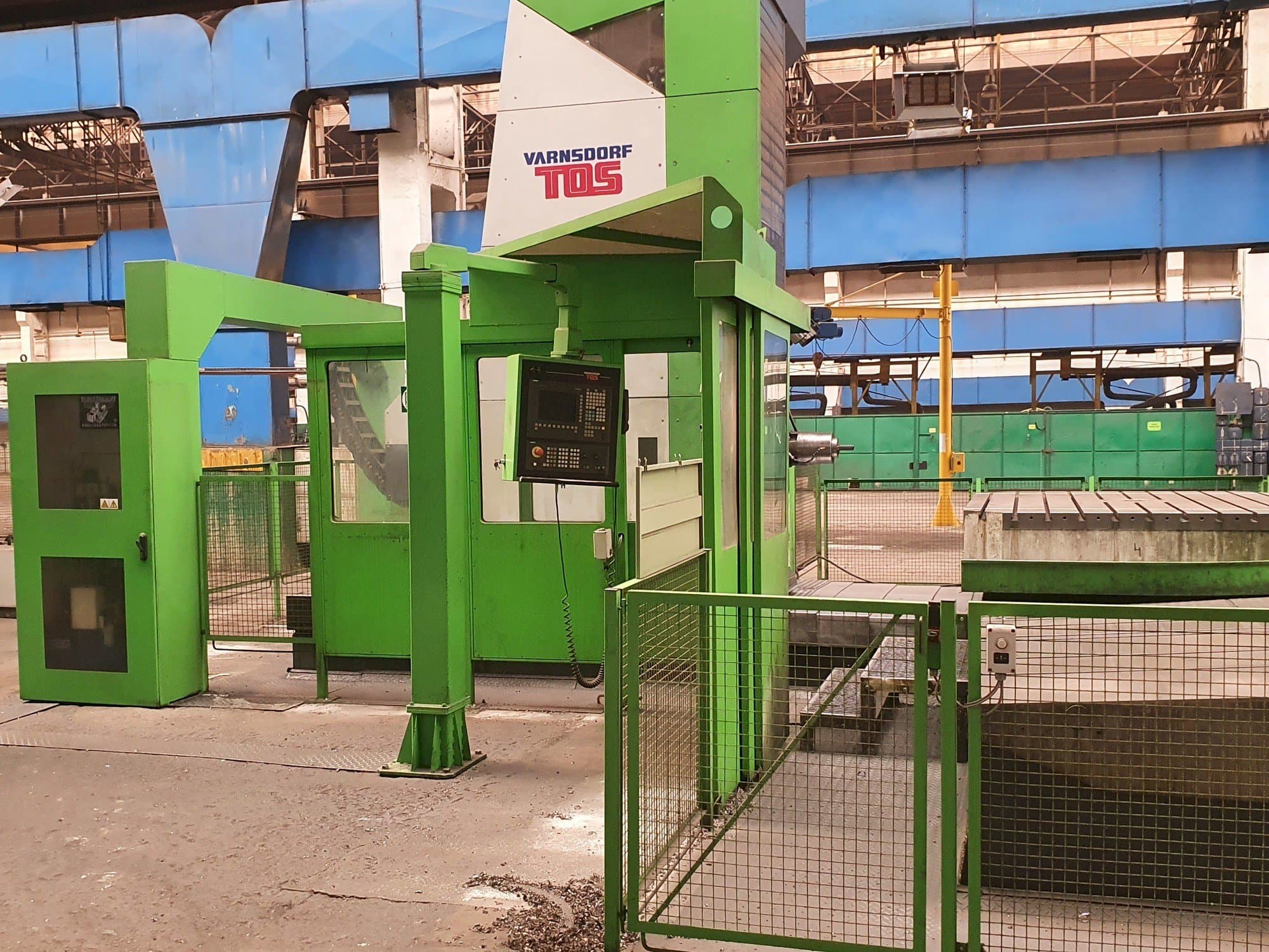 TOS VARNSDORF WHN 13 CNC-maskinen framifrån