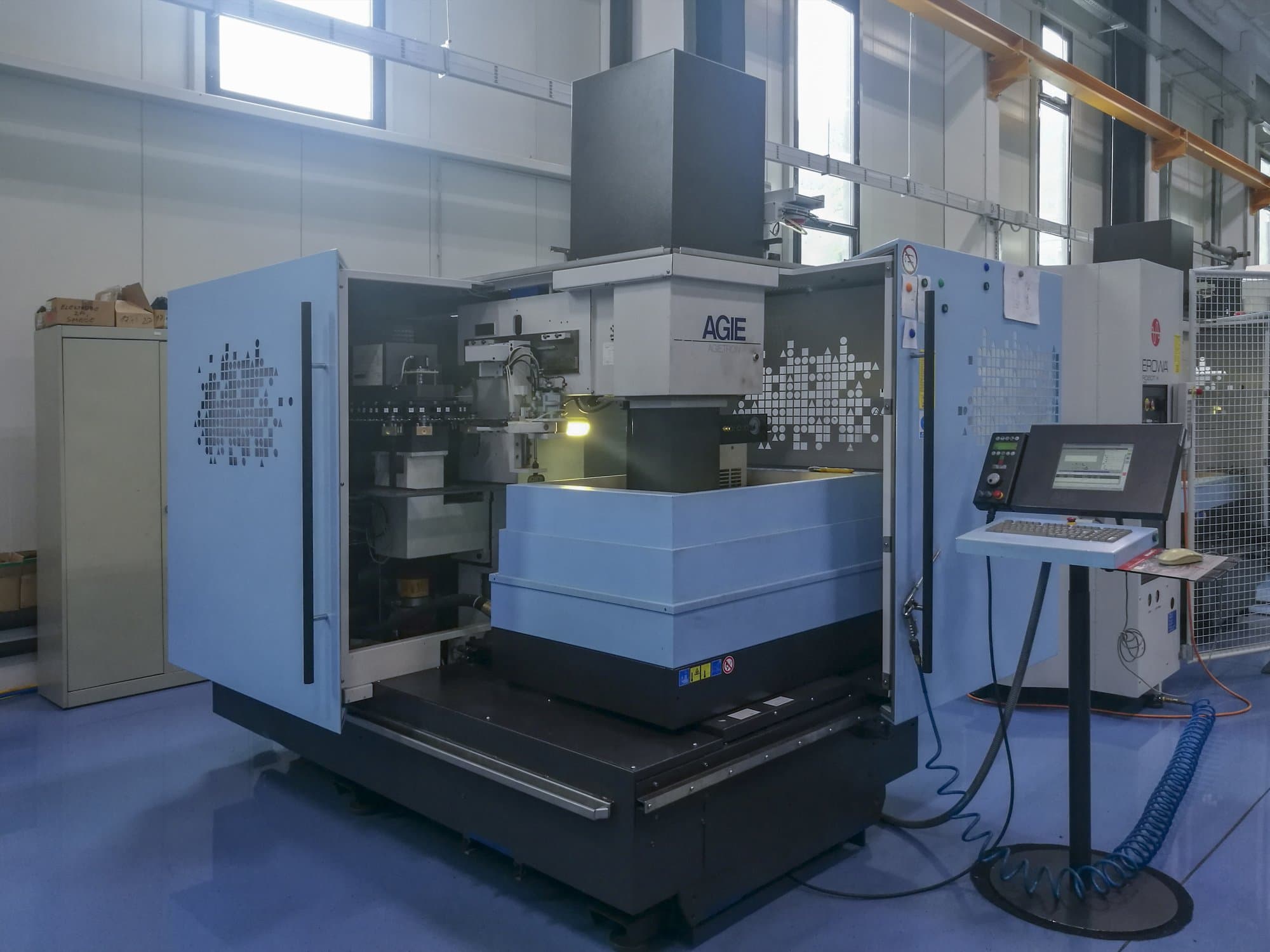 1 AGIE-maskinen framifrånAGIETRON INNOVATION 2