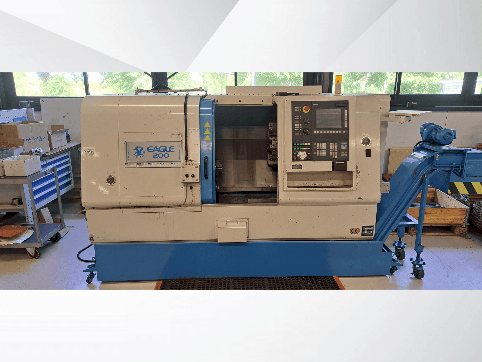 Dugard									 Eagle FCL-200HT-maskinen framifrån