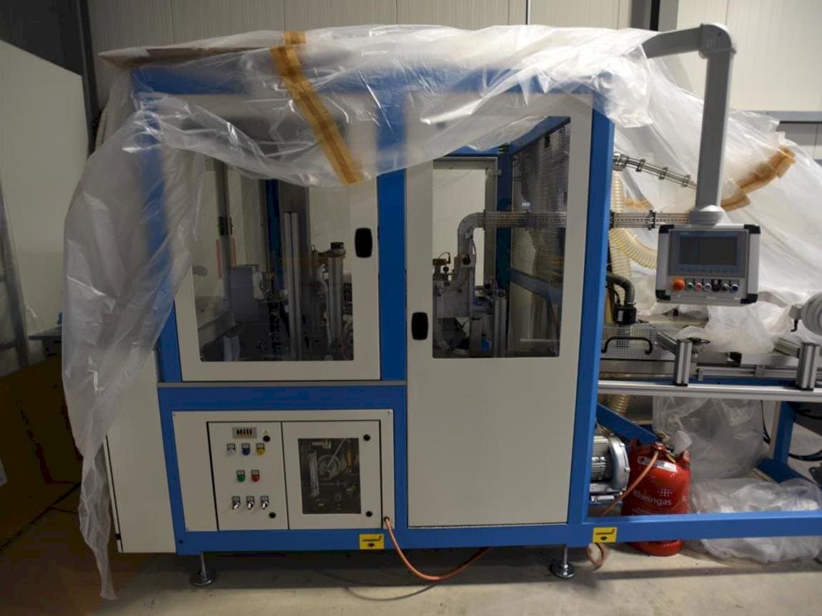 TAMPOPRINT Closure Print C-maskinen sedd från vänster sida