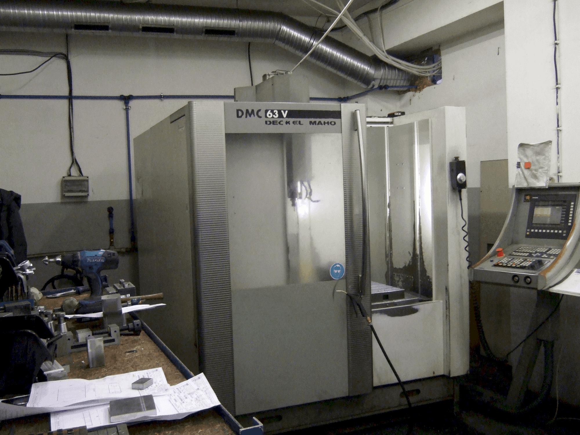 DECKEL MAHO DMC 63V-maskinen framifrån
