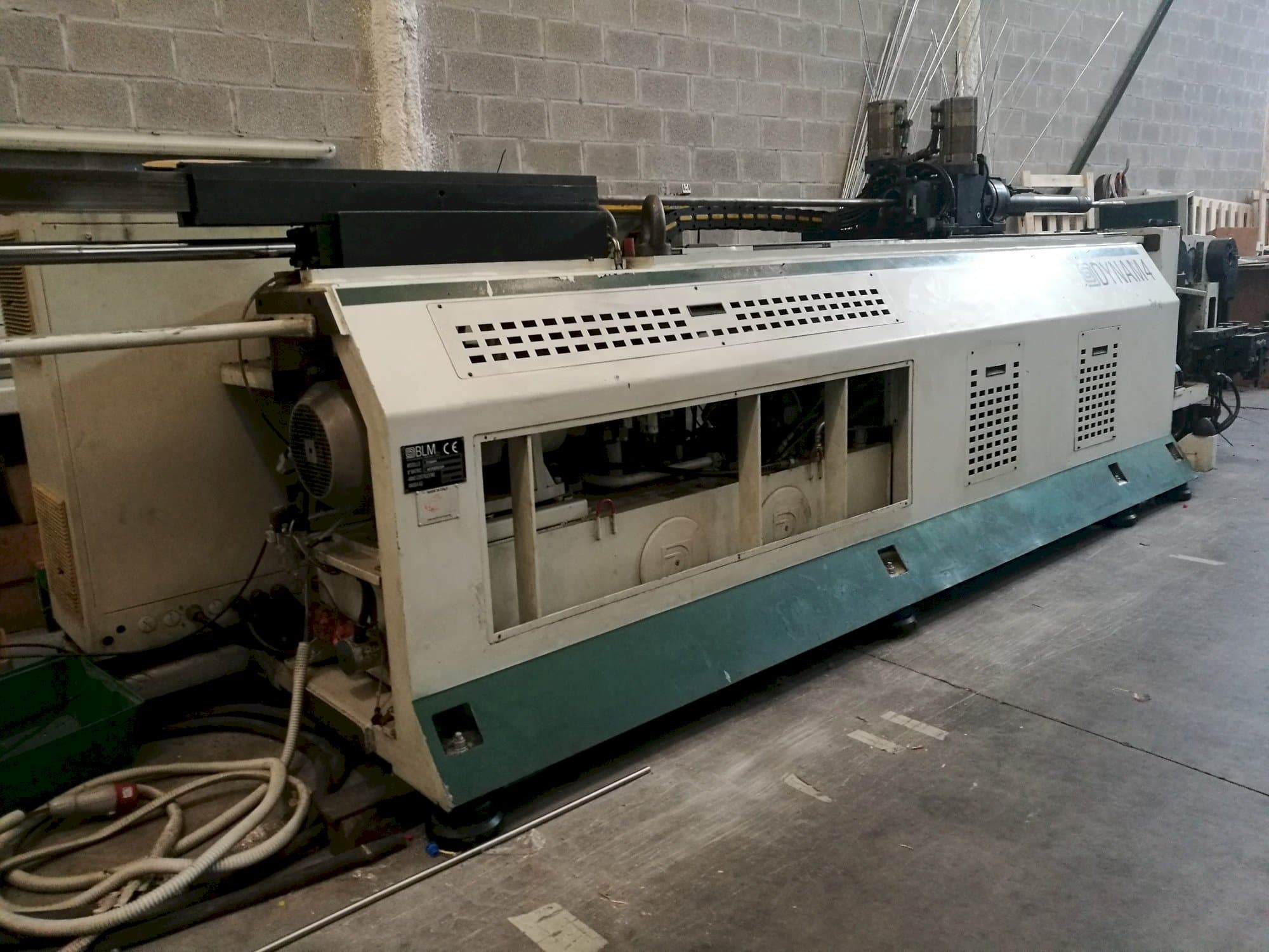 BLM DYNAM 4-maskinen sedd från vänster