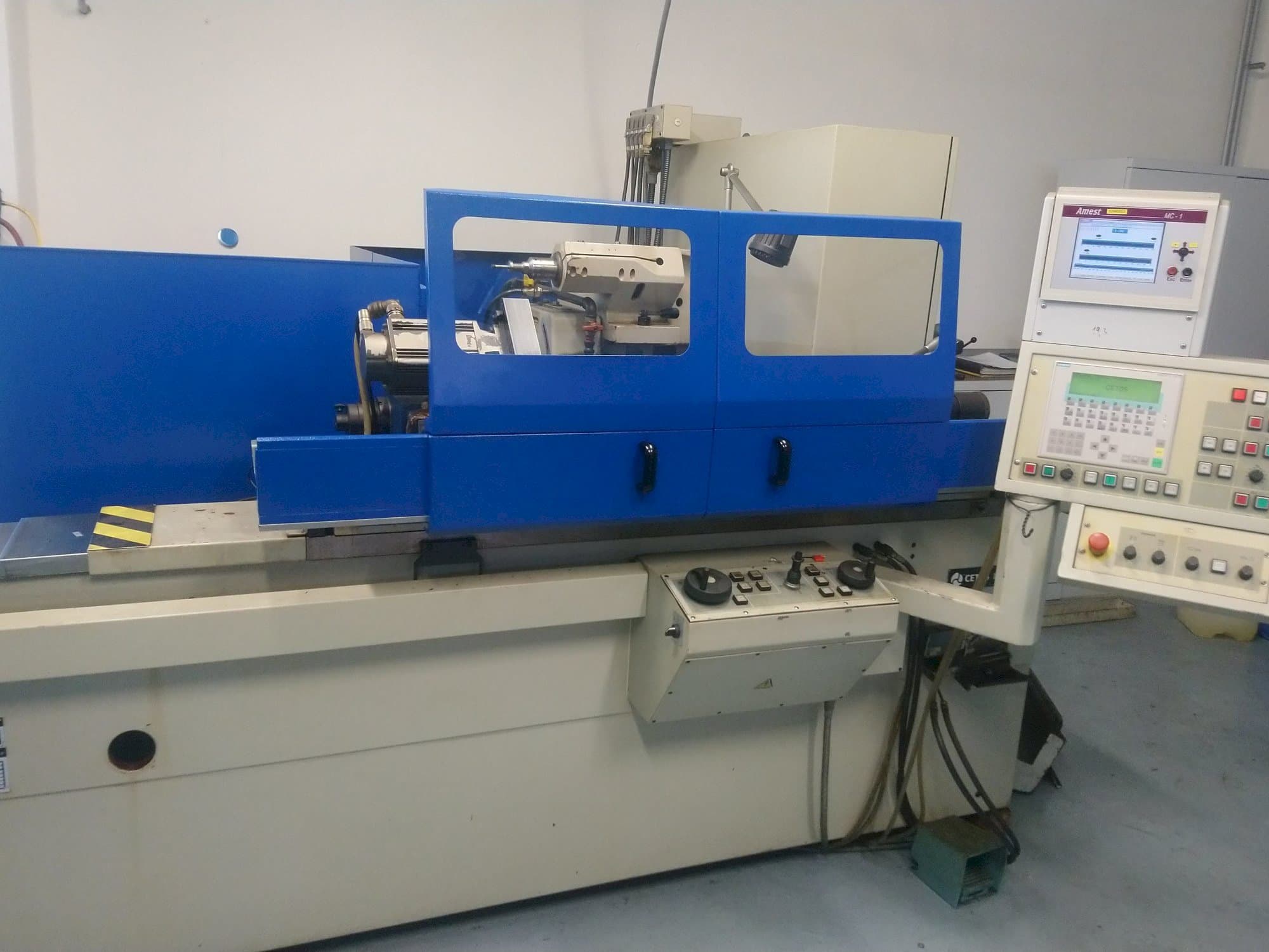 Cetos									 BUA 25A/750-maskinen framifrån