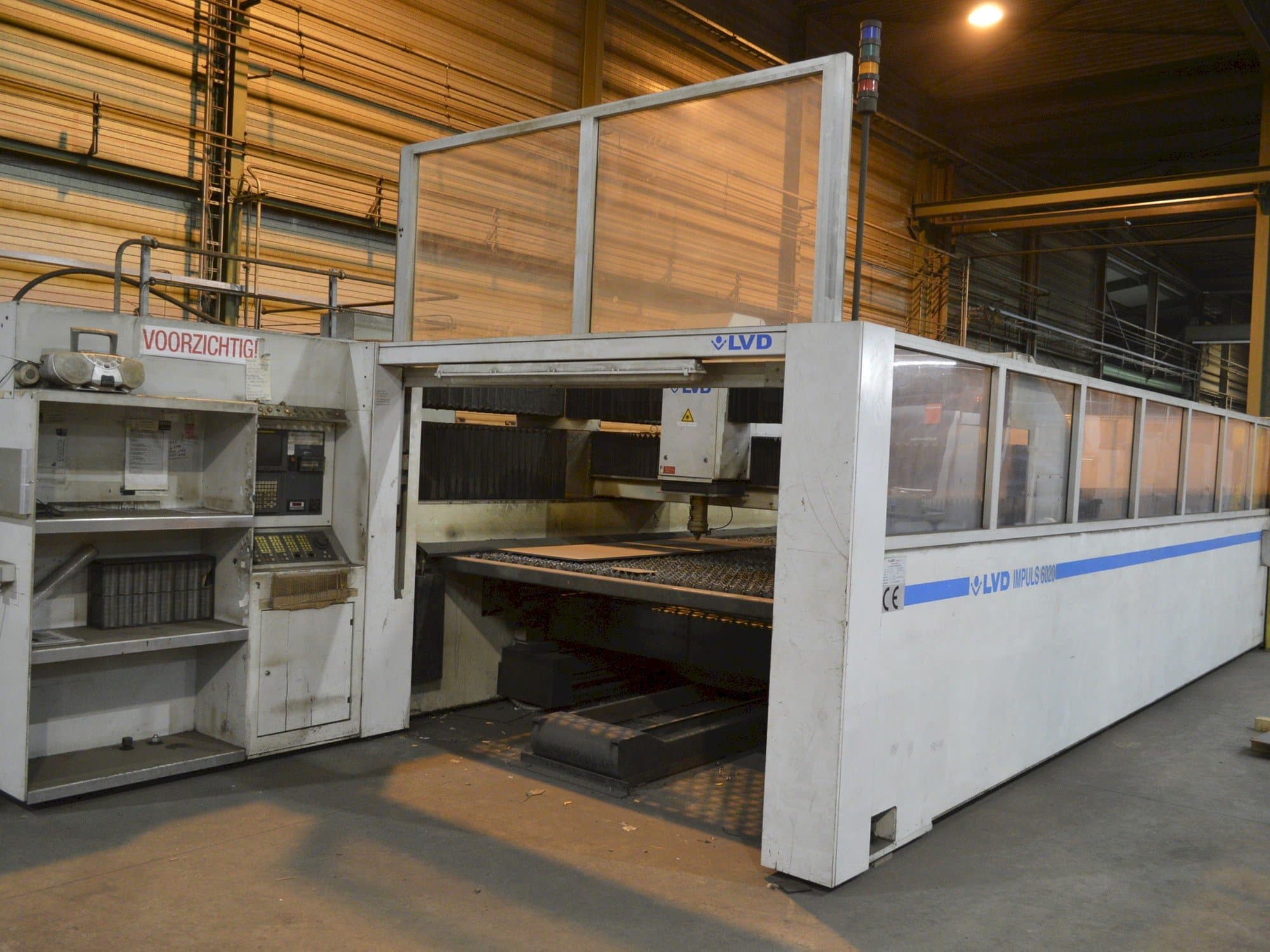 LVD IMPULS 6020-maskinen framifrån