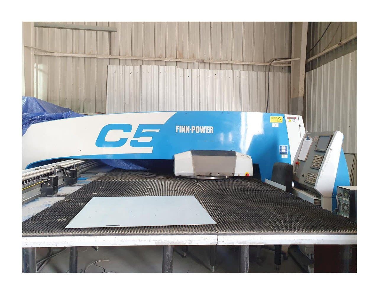Finn-Power C5-maskinen framifrån