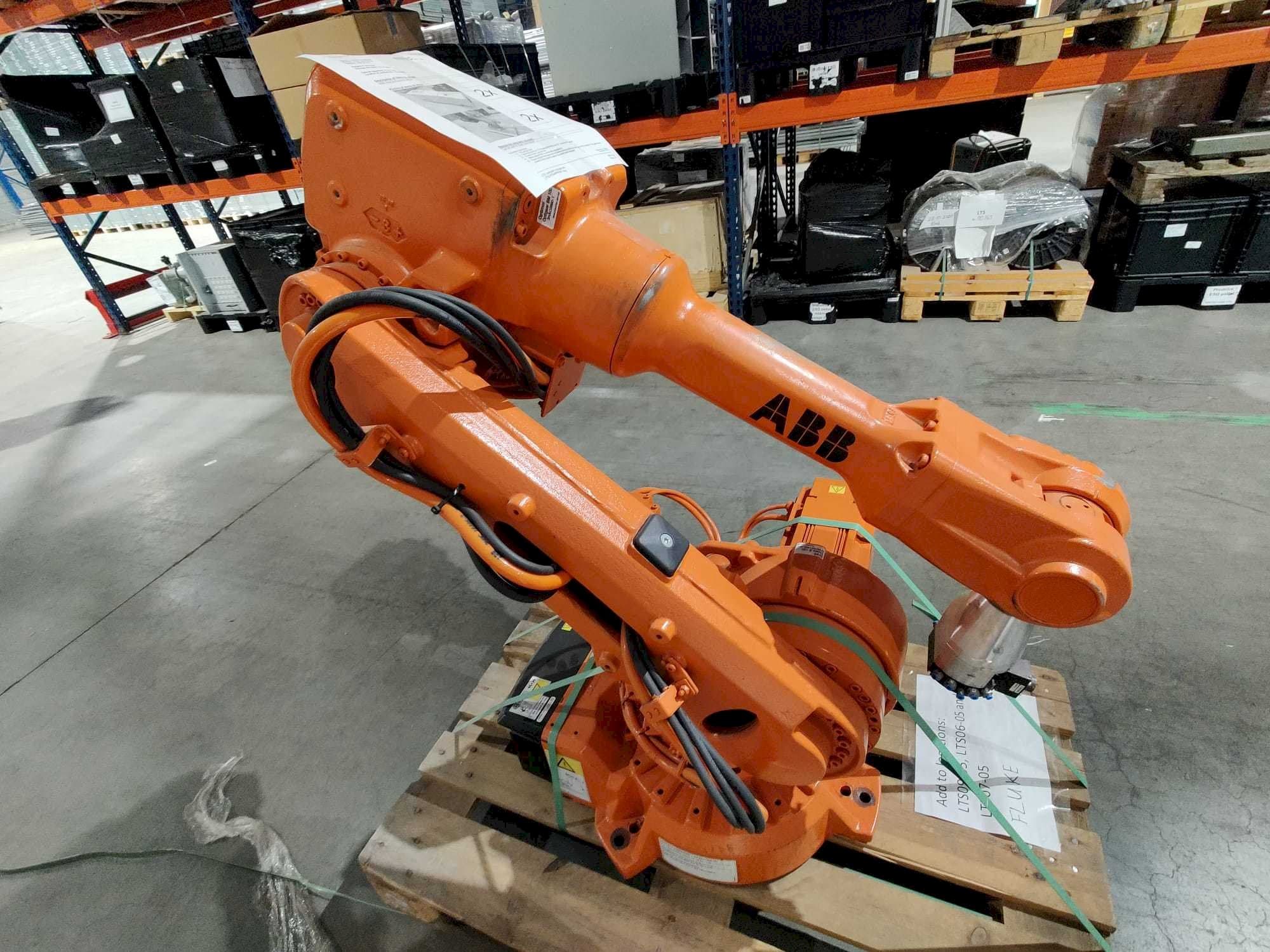 ABB IRB 2600 M2004-maskinen framifrån