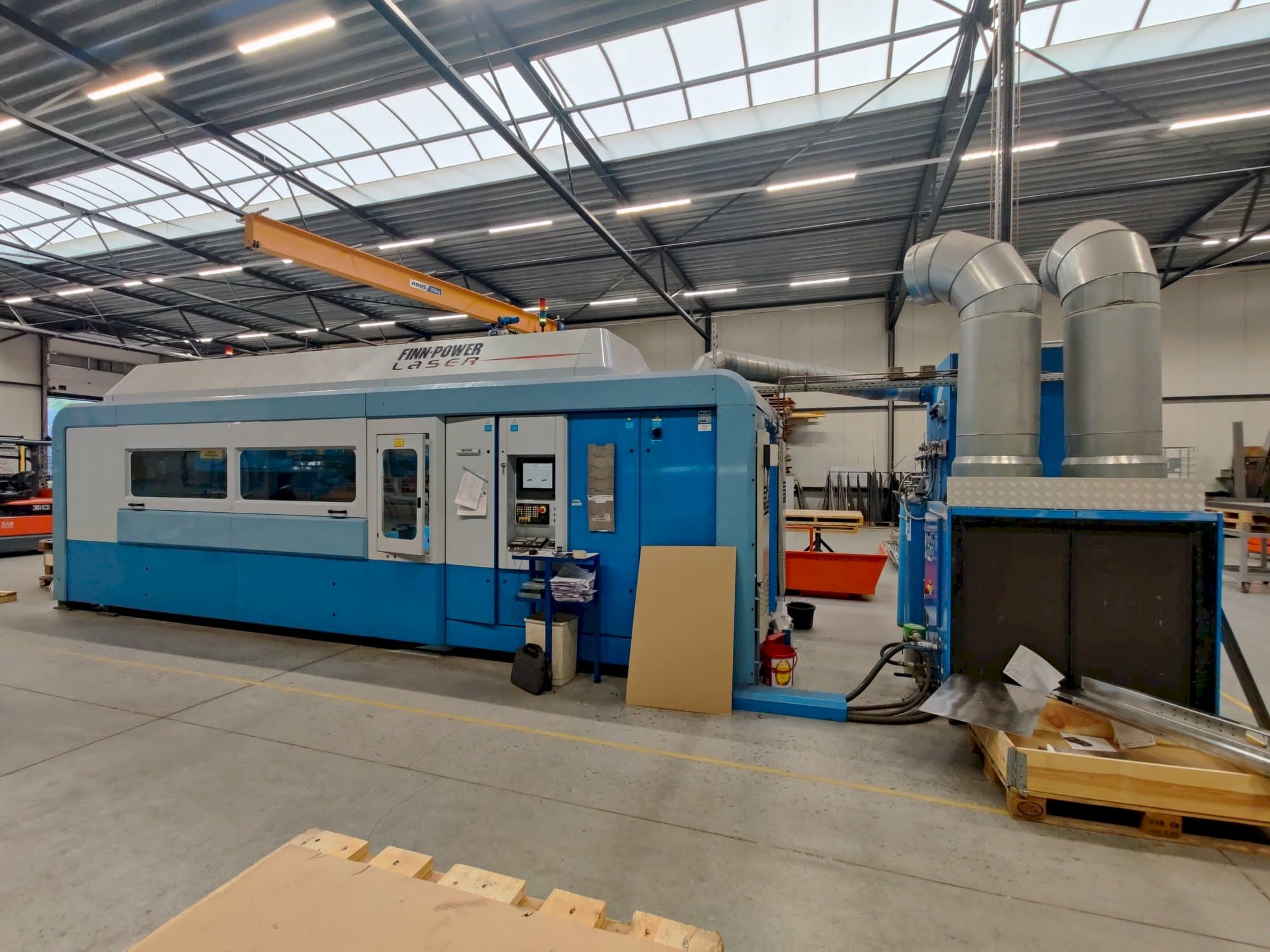 Finn-Power FPL6-B-maskinen framifrån