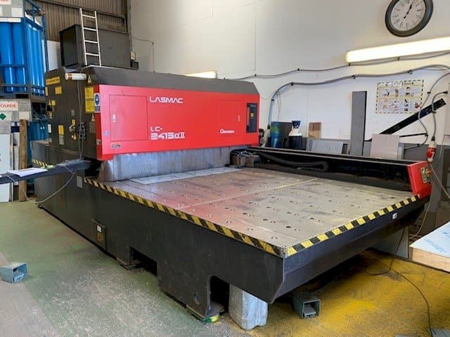 AMADA LC 2415 Alpha 2-maskinen framifrån