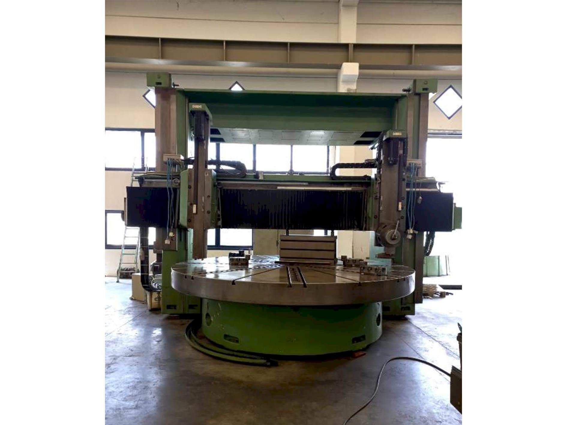 Titan SC 43 ECS 1400-maskinen framifrån