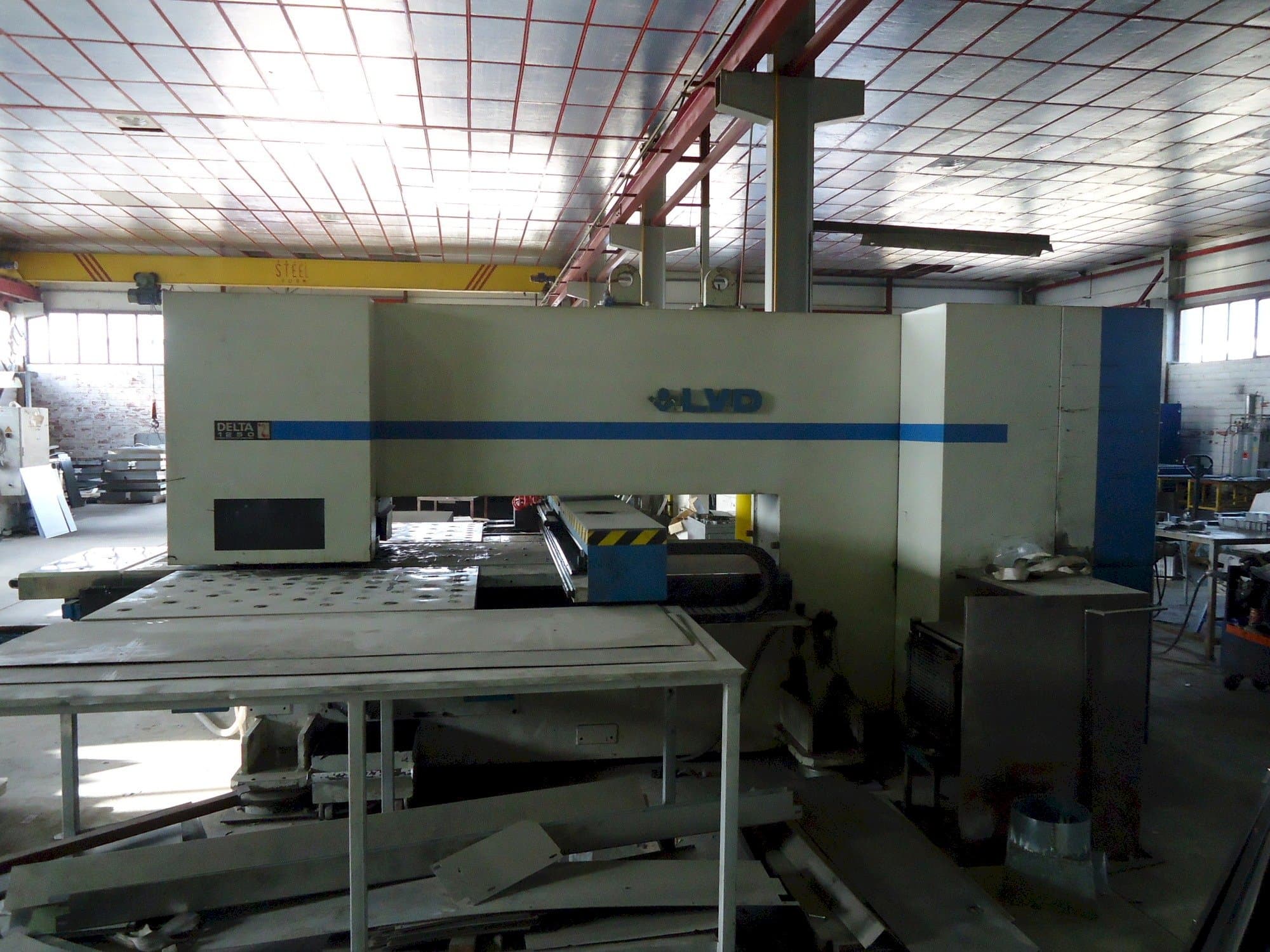 LVD delta 1250-maskinen framifrån