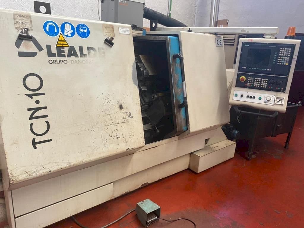 Lealde TCN-10-maskinen framifrån