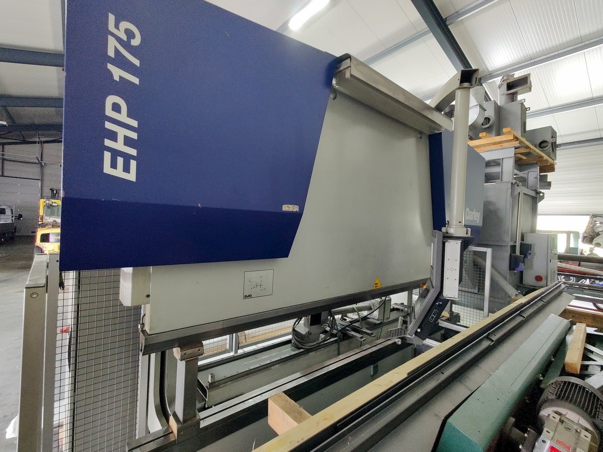 Darley EHP 175.31/25-maskinen sedd från vänster