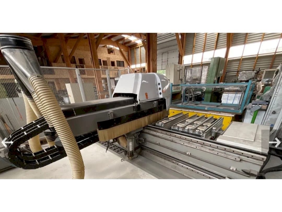 BIESSE Rover 321 R-maskinen framifrån