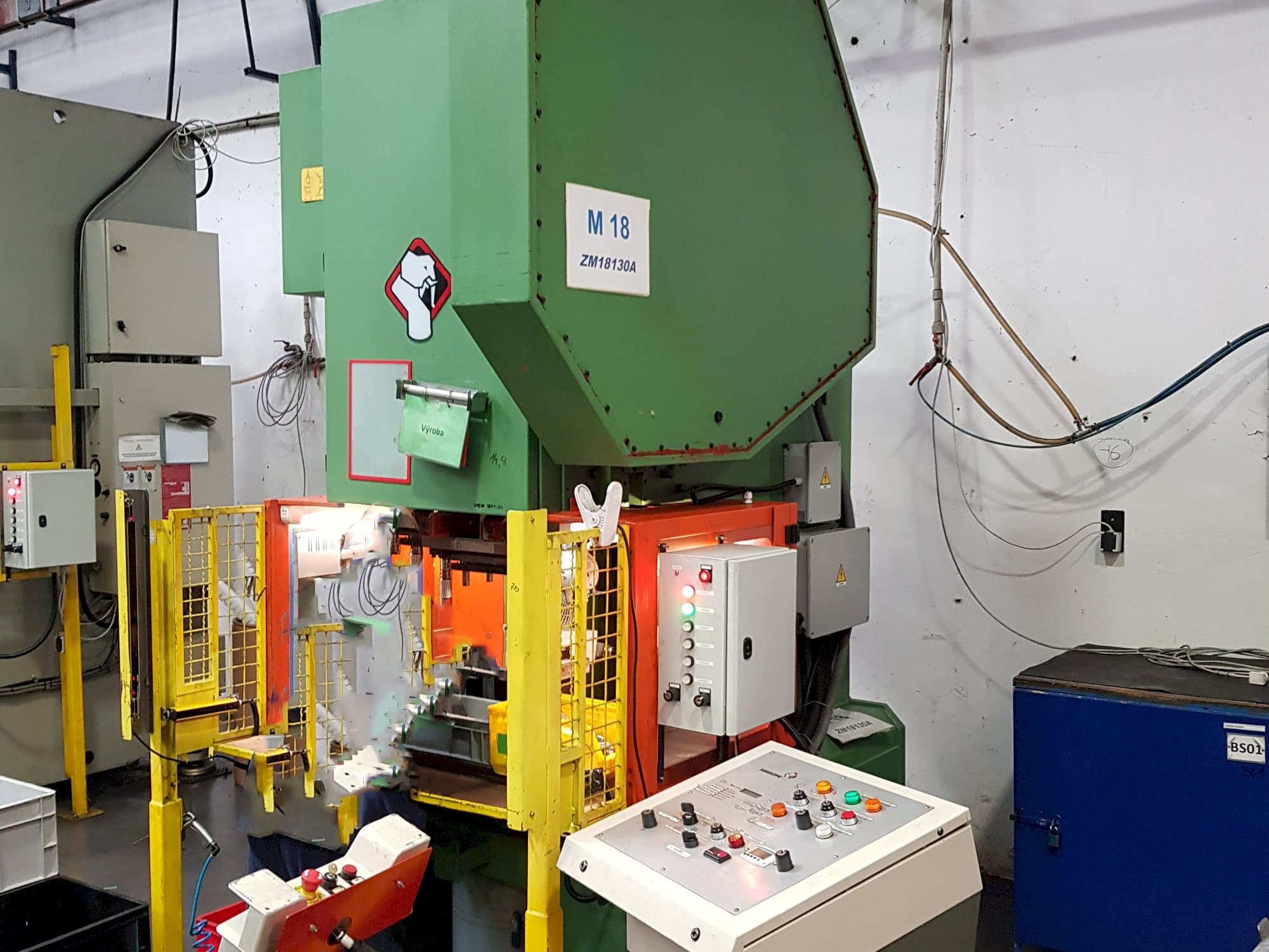 Giacomo									 T 130R-maskinen framifrån