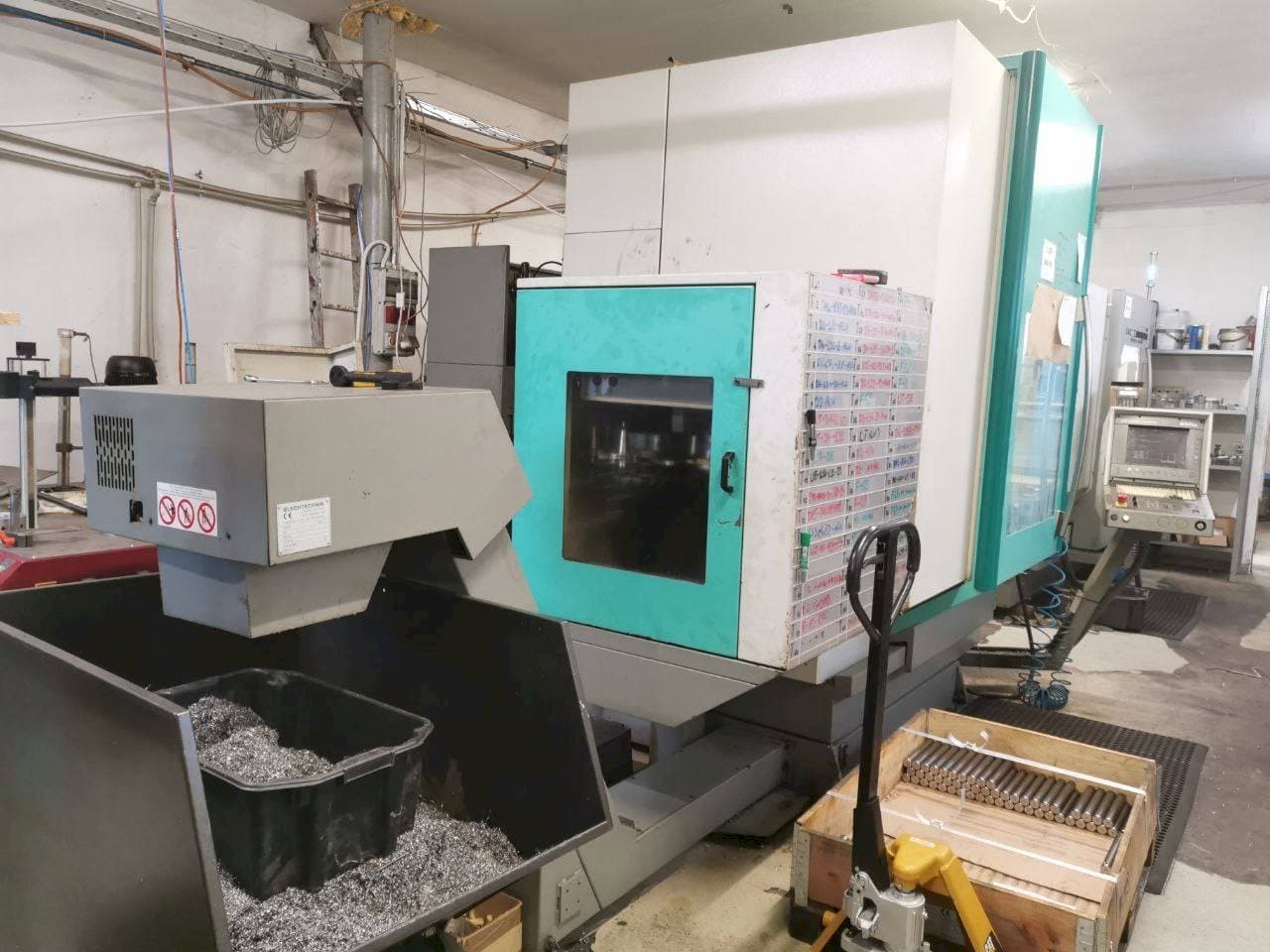 DECKEL MAHO 70 V-maskinen framifrån