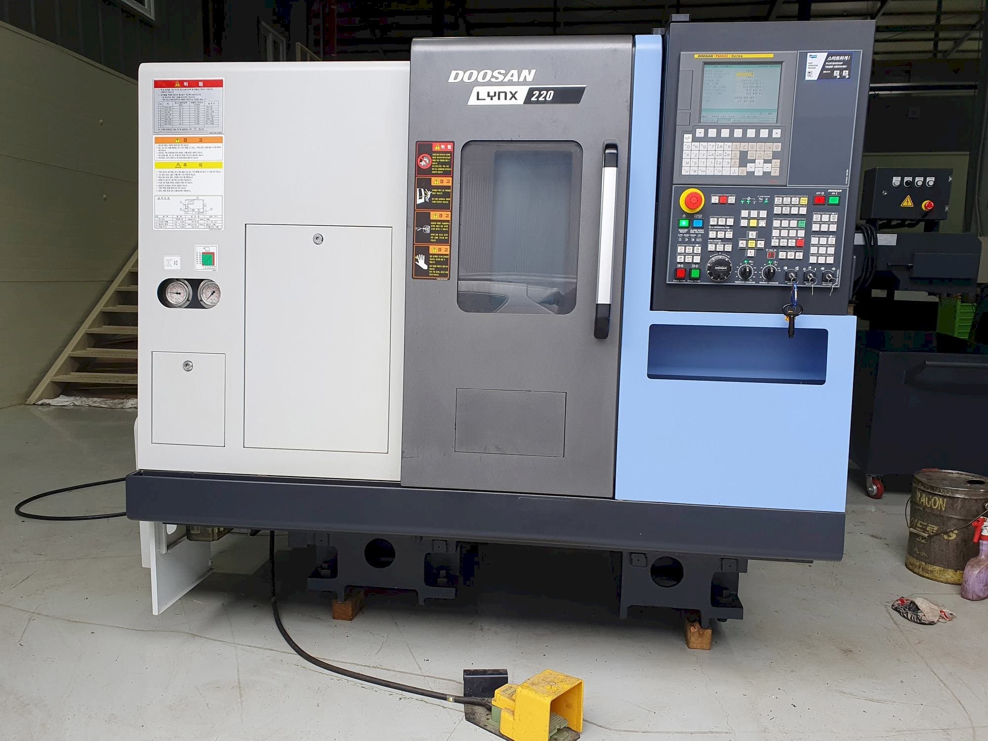 Doosan LYNX220C-maskinen framifrån