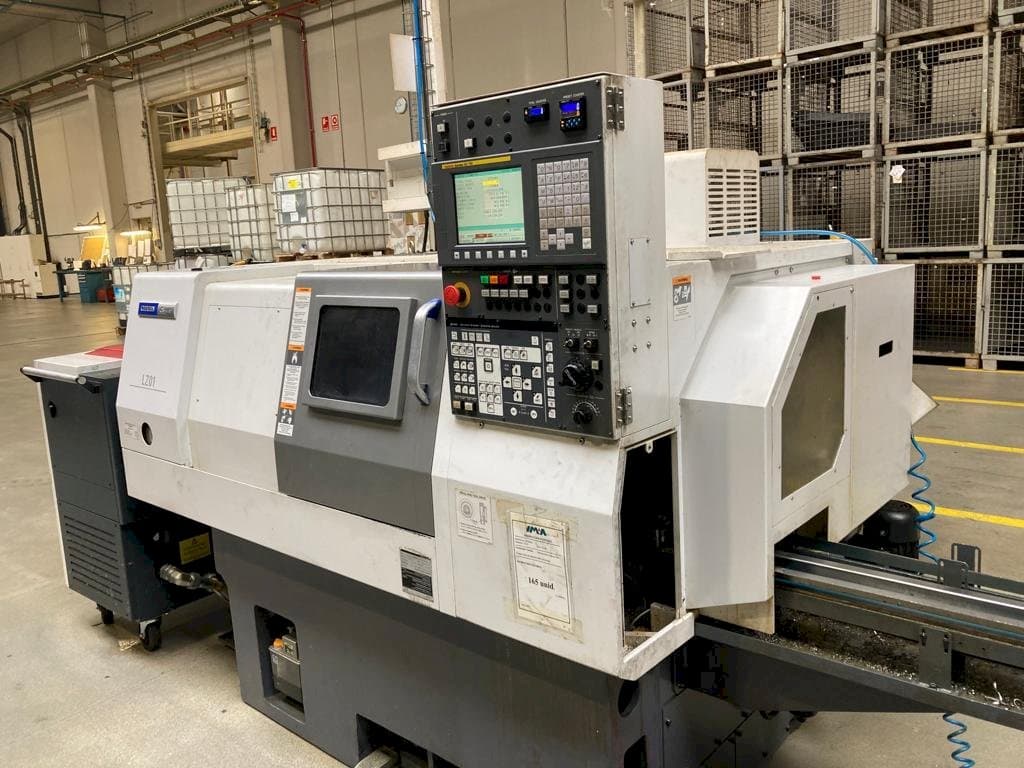 Miyano LZ-01RY2-maskinen framifrån