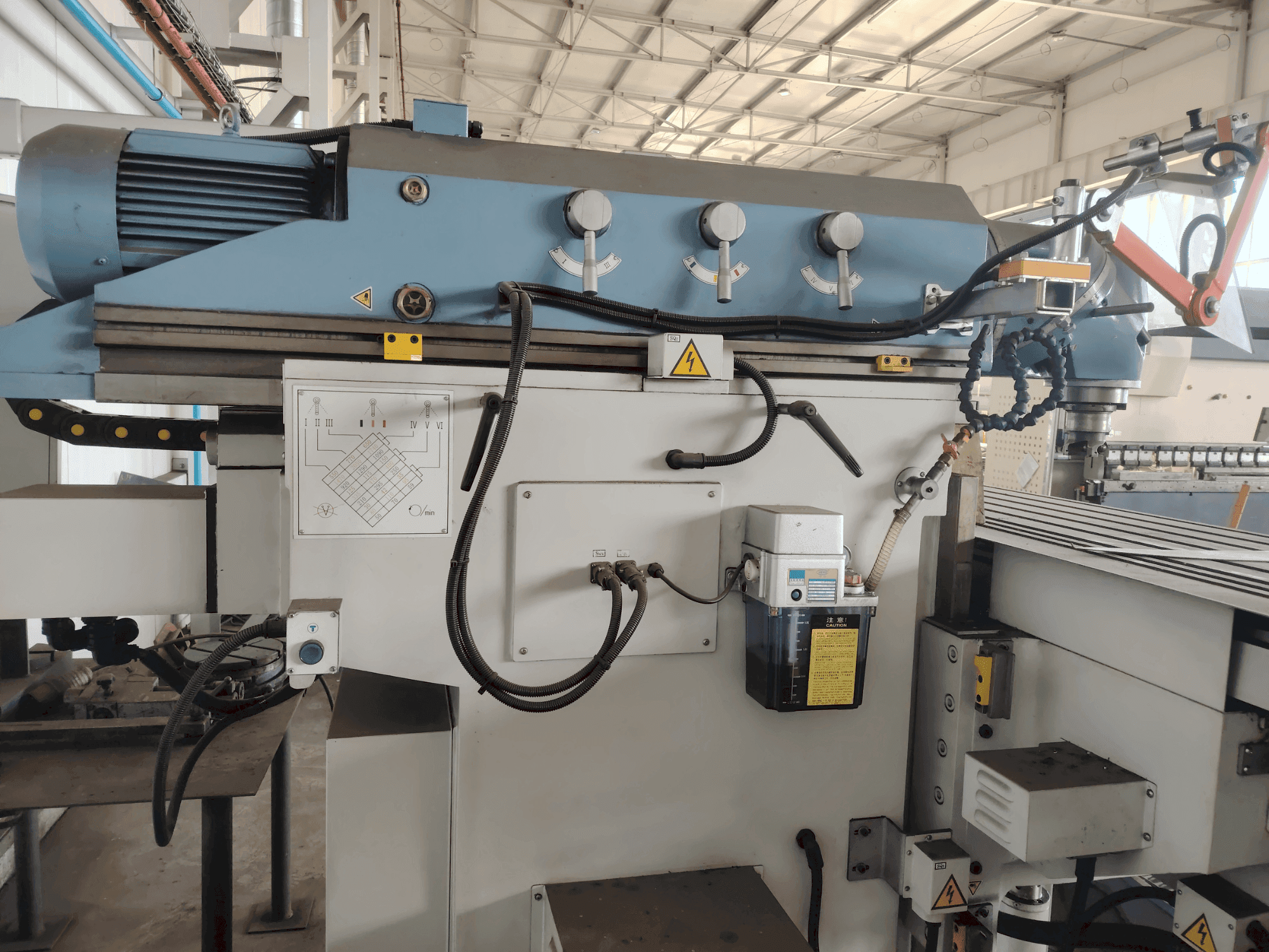 Bernardo Variomill FU 2000E Servo-maskinen framifrån