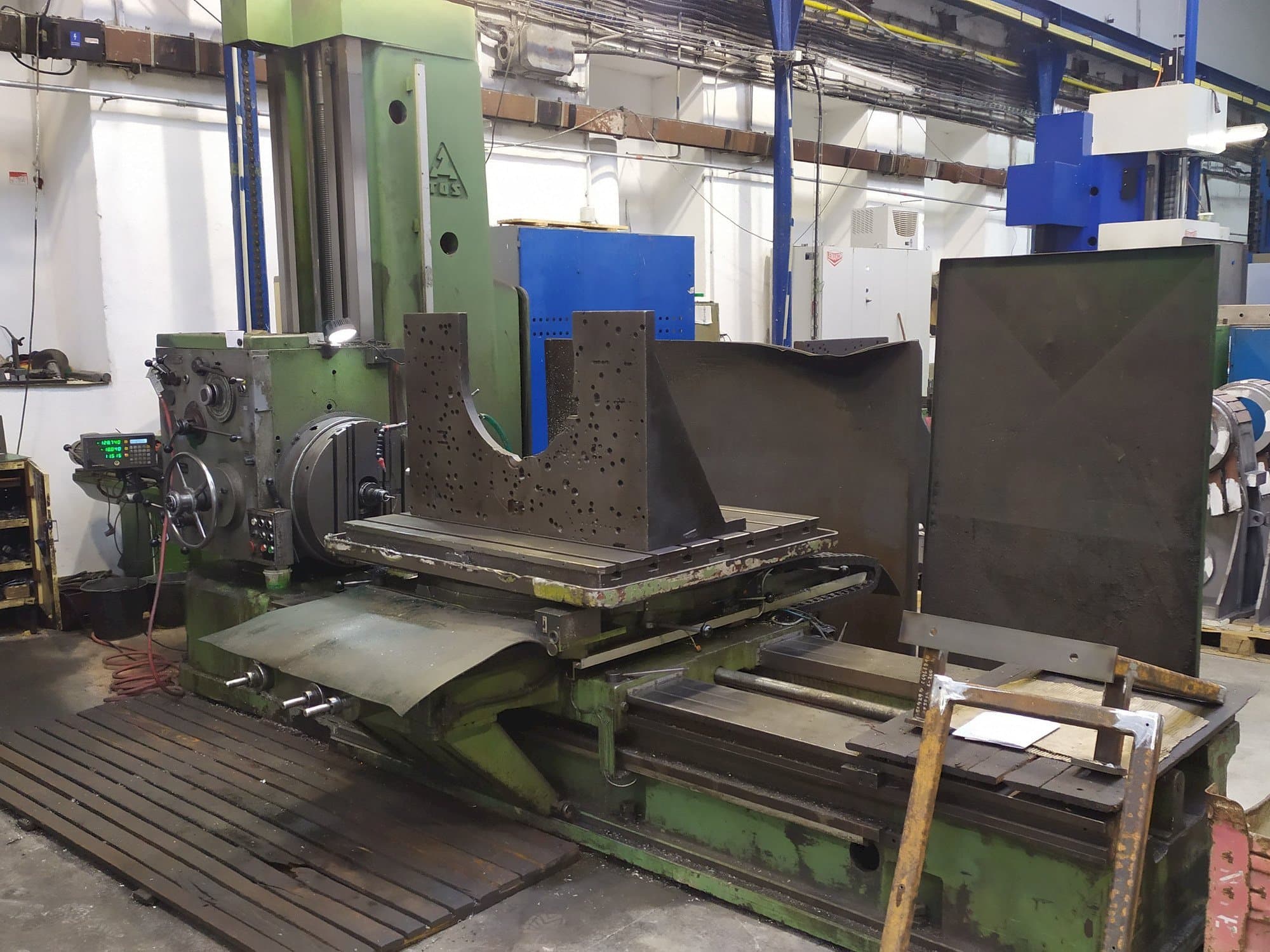 TOS H 100-maskinen framifrån