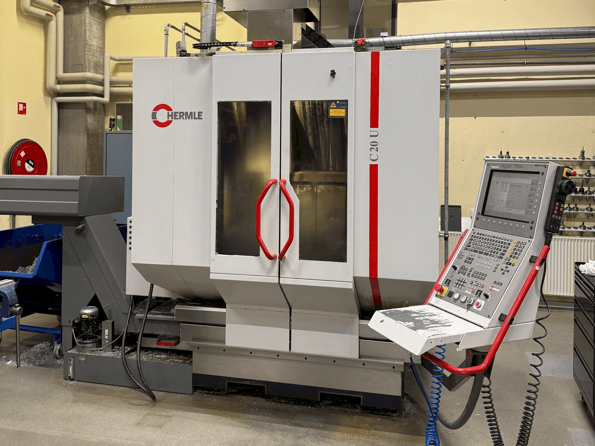 HERMLE C 20 U-maskinen framifrån