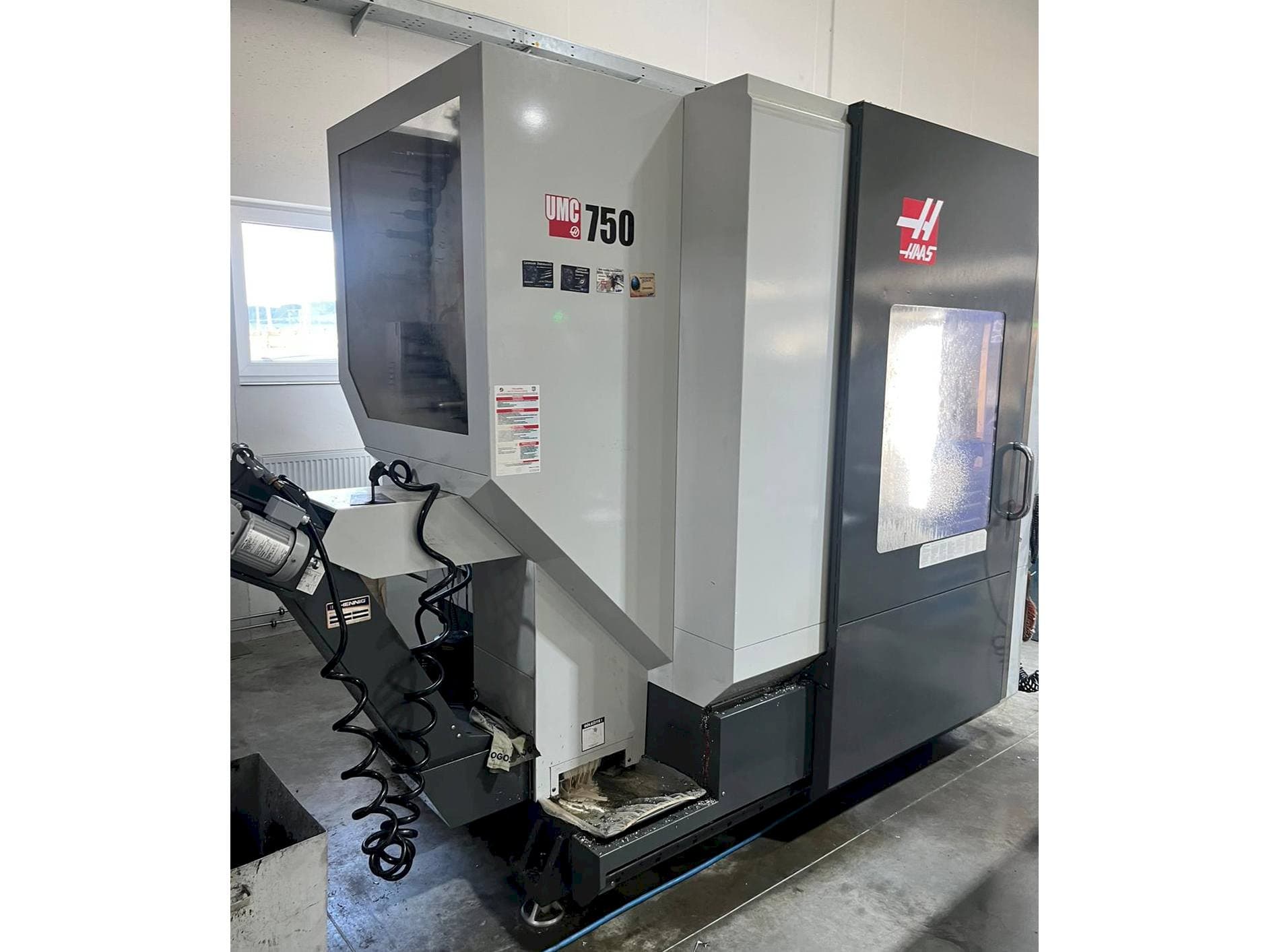 HAAS UMC-750-maskinen framifrån