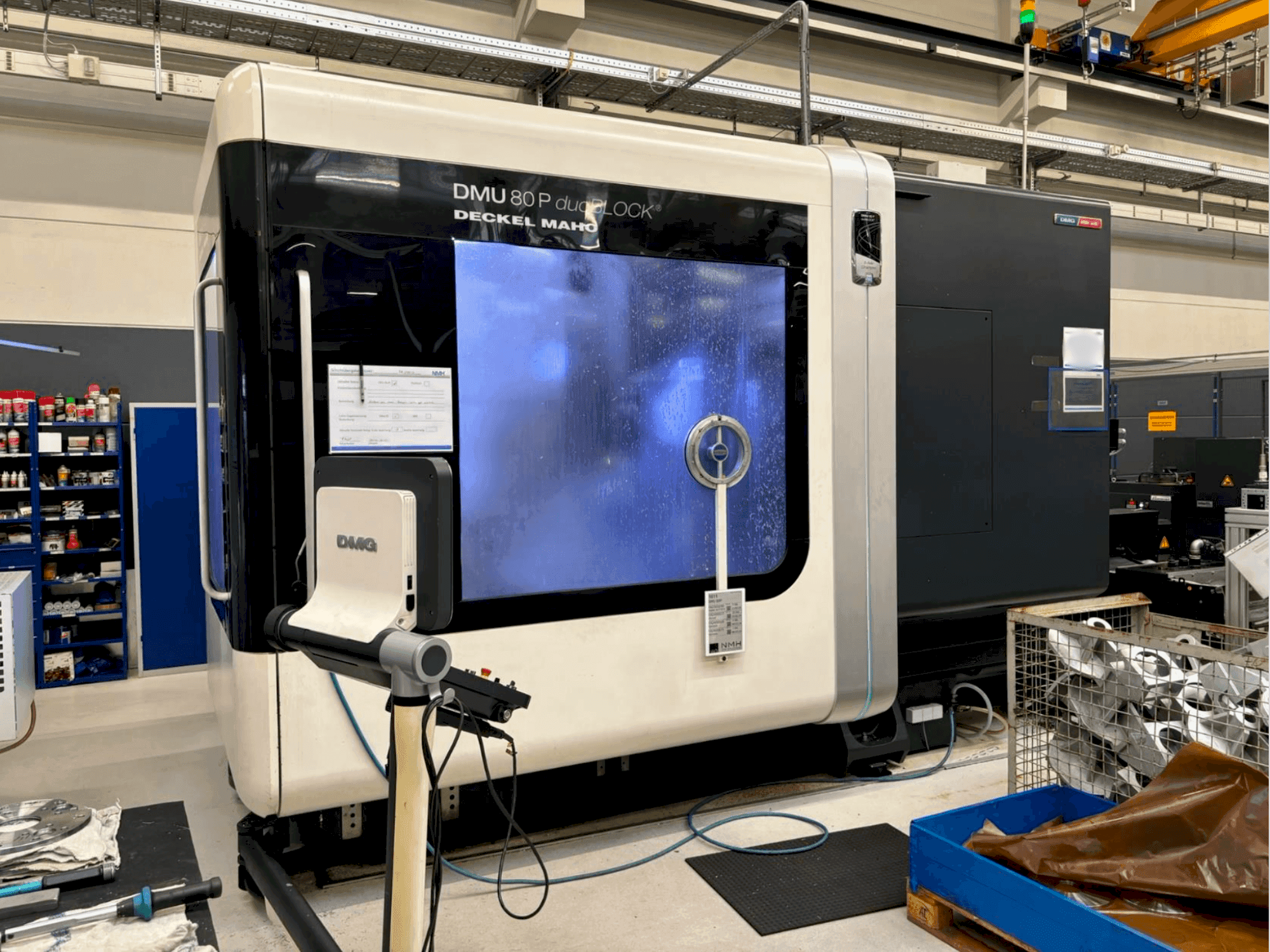 DMG MORI 80 P Duoblock-maskinen framifrån