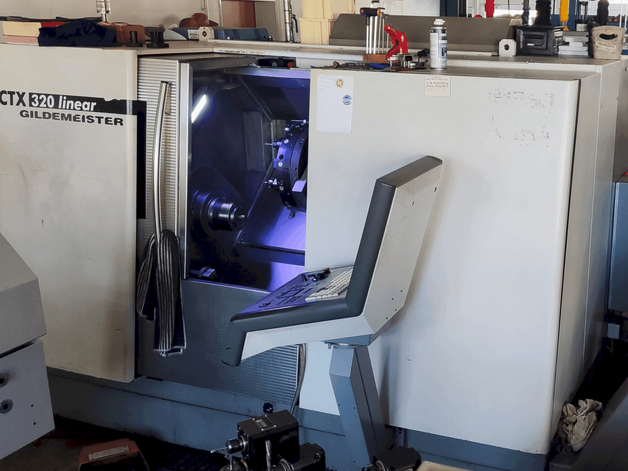 DMG GILDEMEISTER CTX 320 linear V3-maskinen framifrån