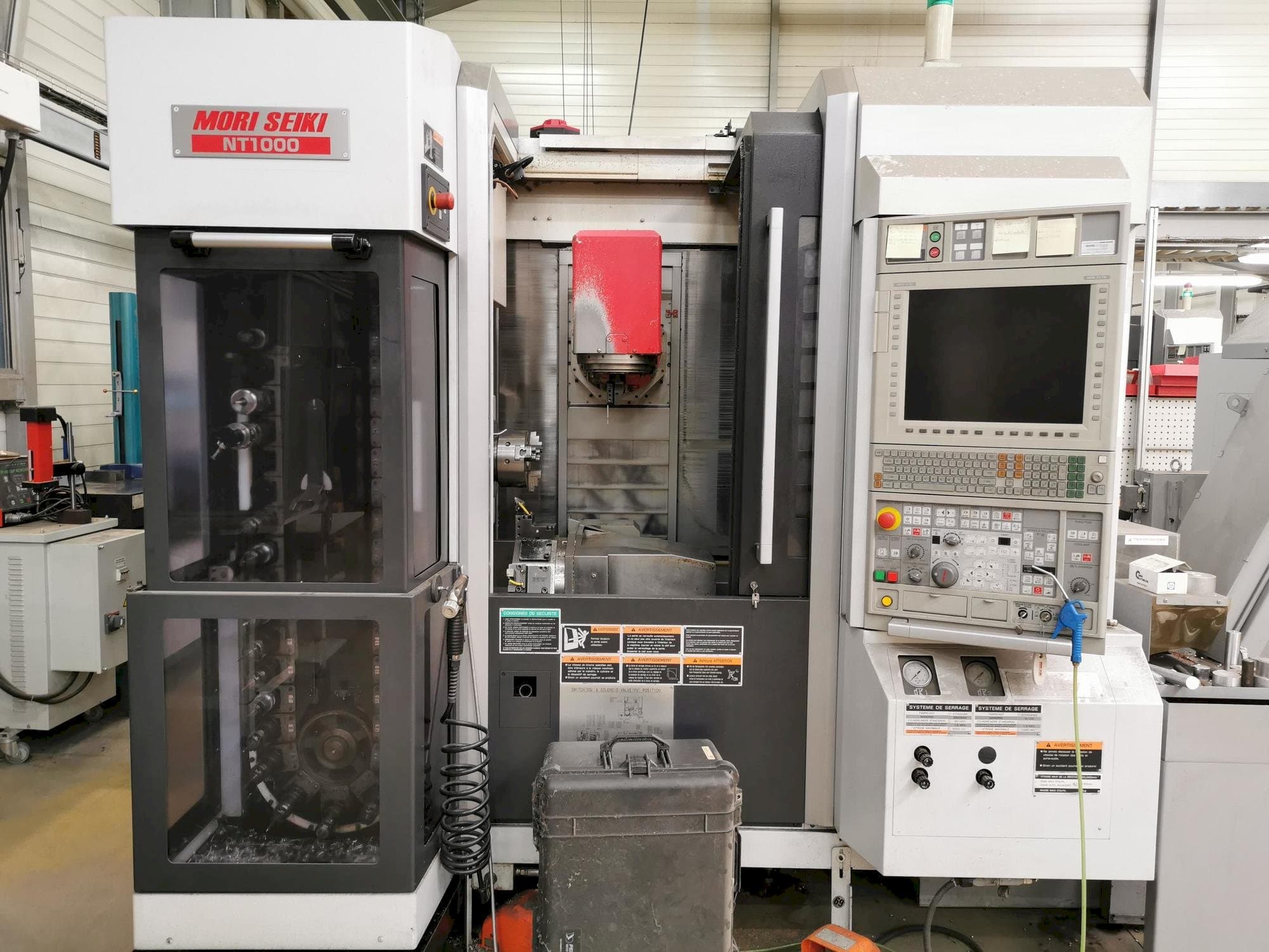 MORI SEIKI NT 1000-maskinen framifrån