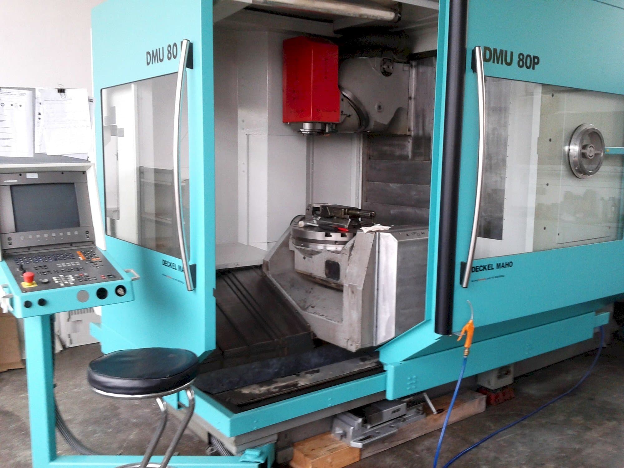 DECKEL MAHO DMU 80P-maskinen framifrån