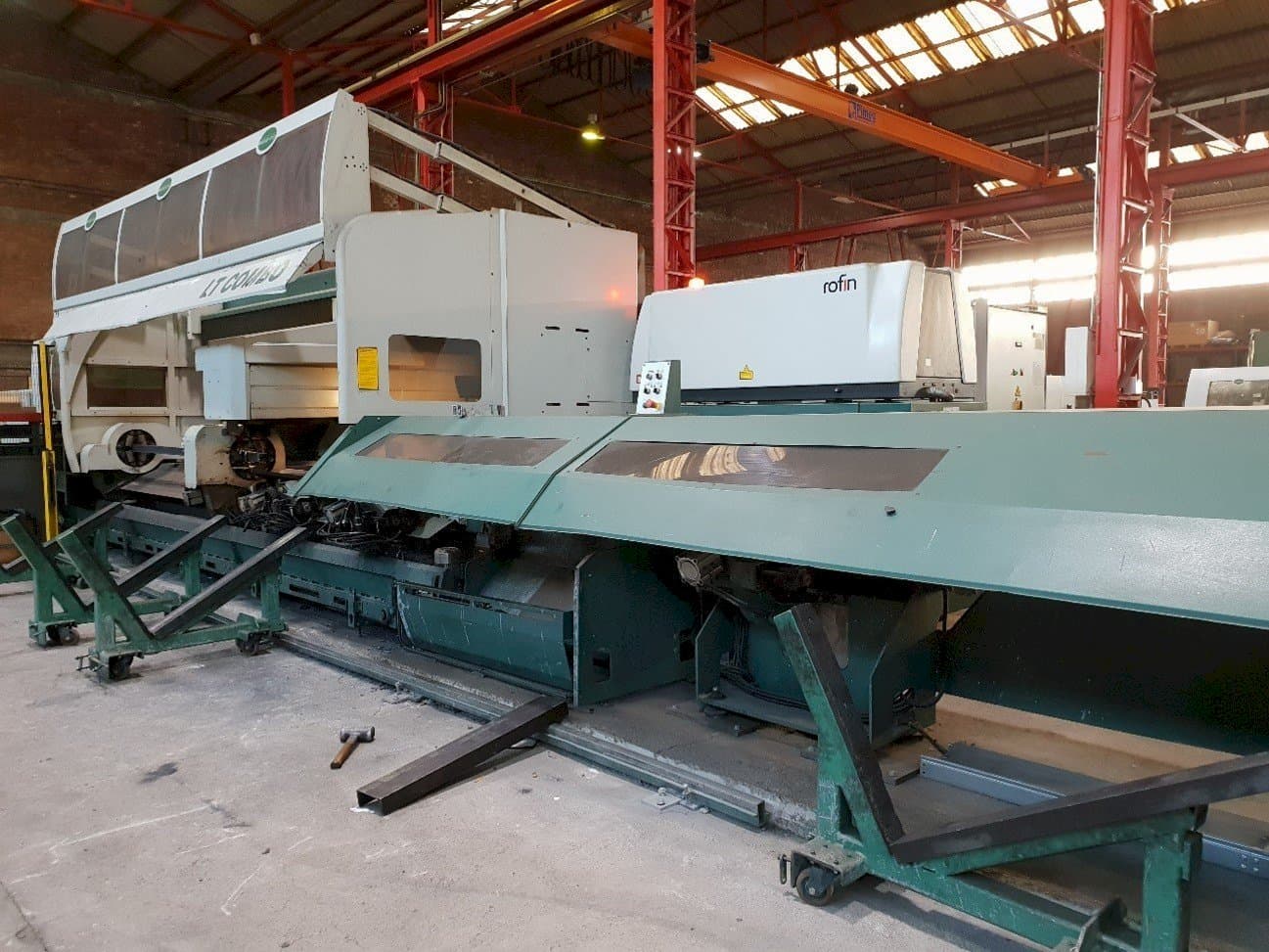 BLM ADIGE-SYS LT COMBO-maskinen sedd från vänster sida