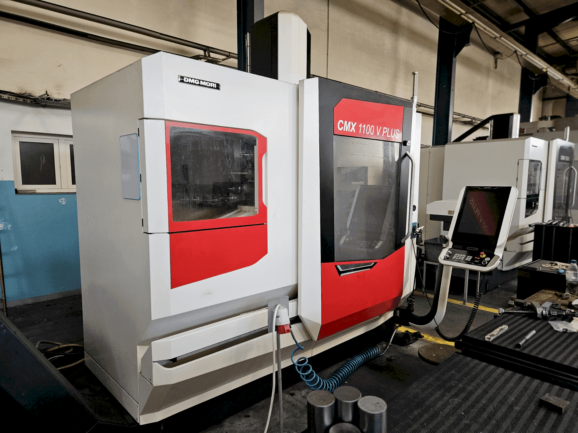 DMG MORI CMX 1100 V-maskinen framifrån