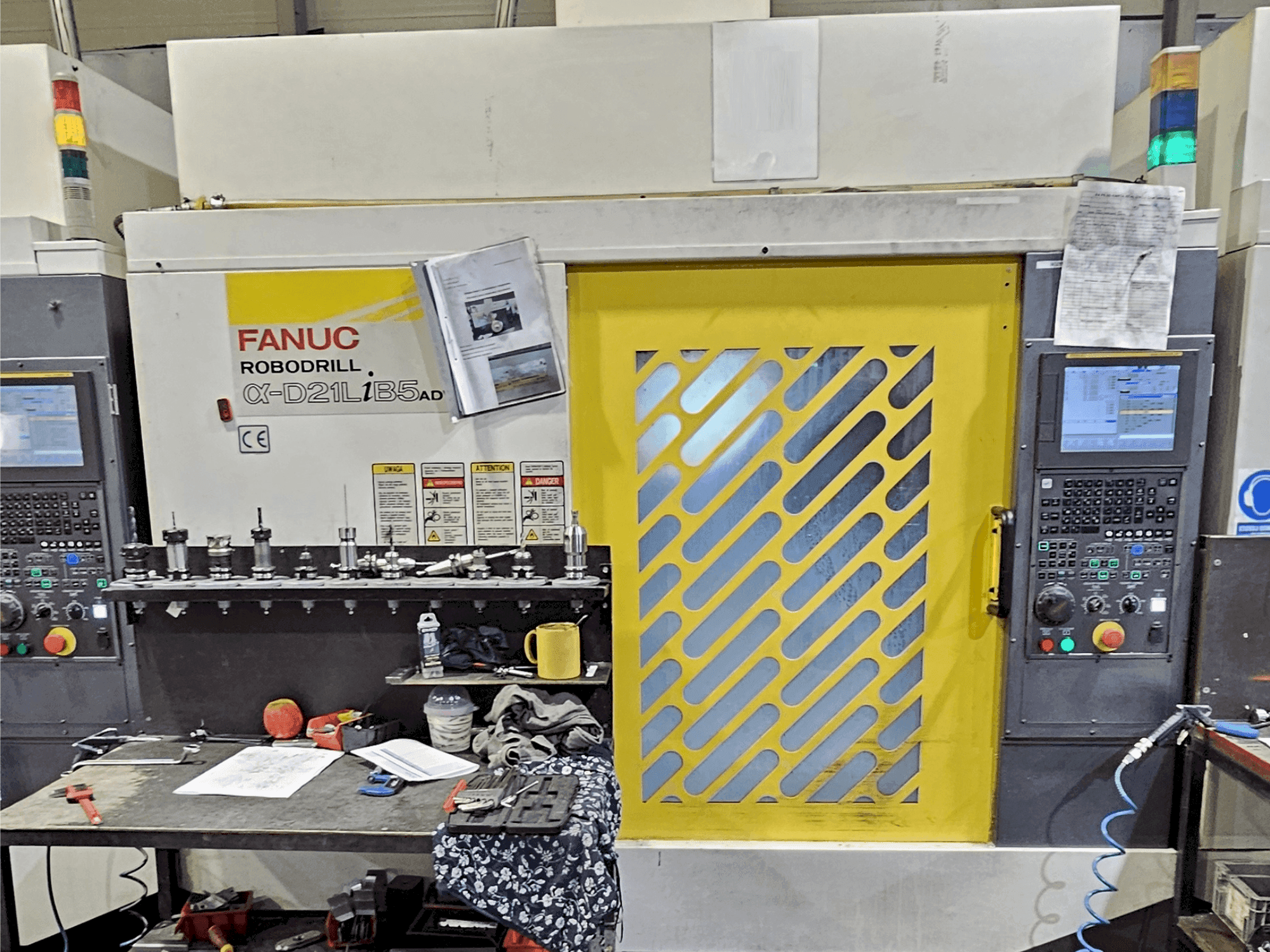 FANUC Robodrill α-D21L iB 5 ADV-maskinen framifrån