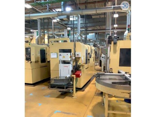 TAJMAC-ZPS SAL 100/4-maskinen sedd från vänster sida