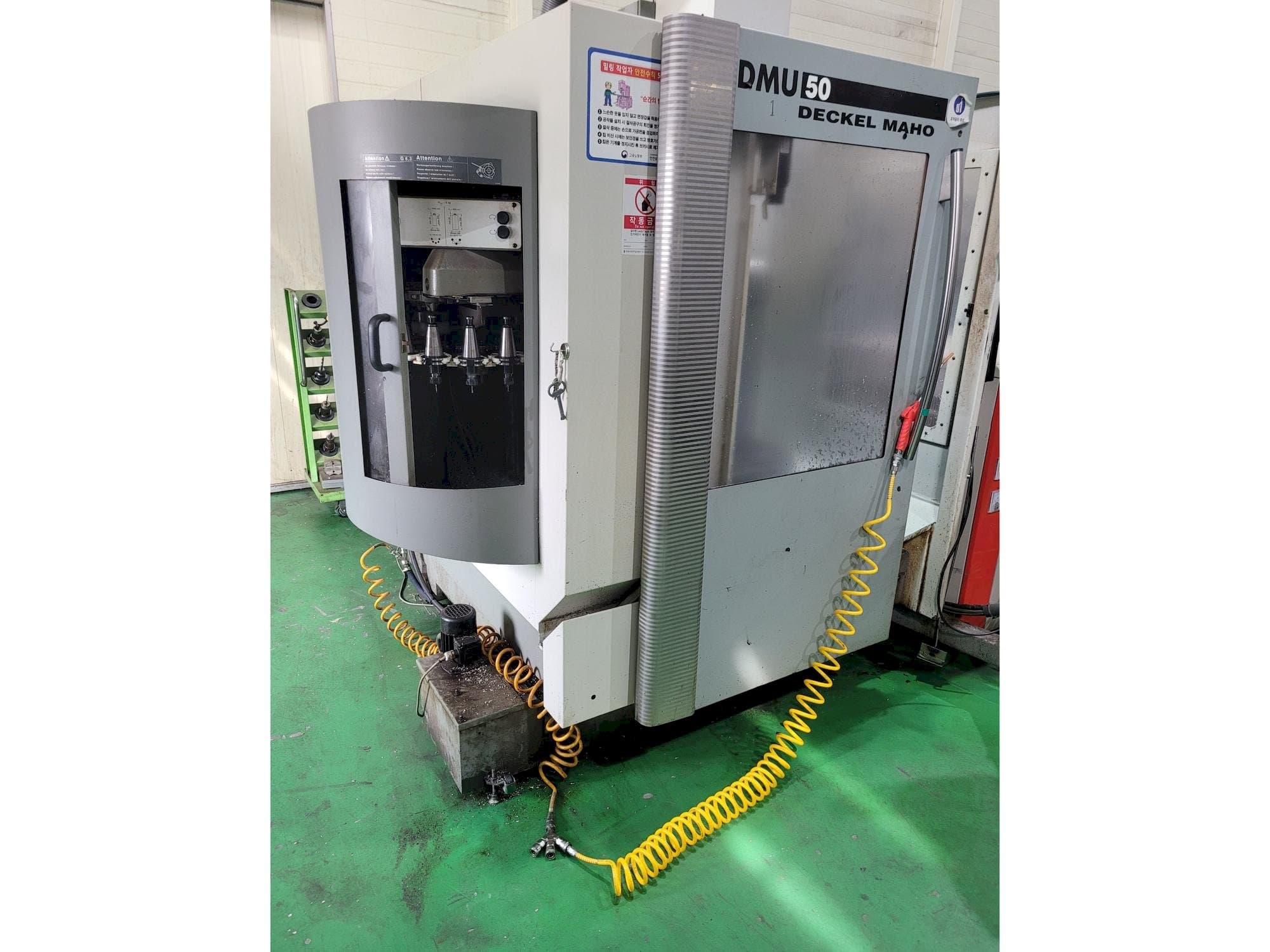 DECKEL MAHO DMU 50-maskinen framifrån