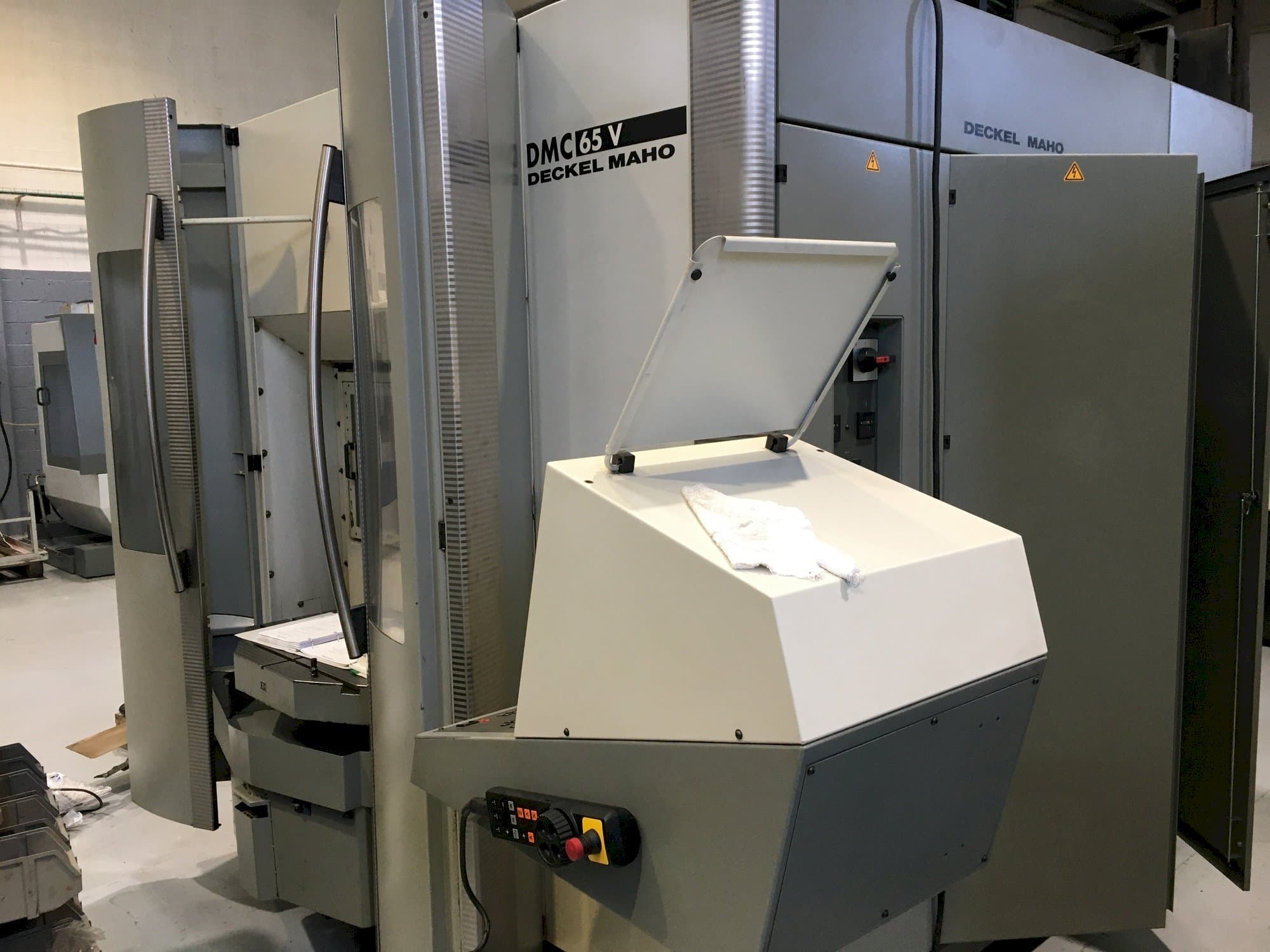 DECKEL MAHO DMC 65V-maskinen framifrån