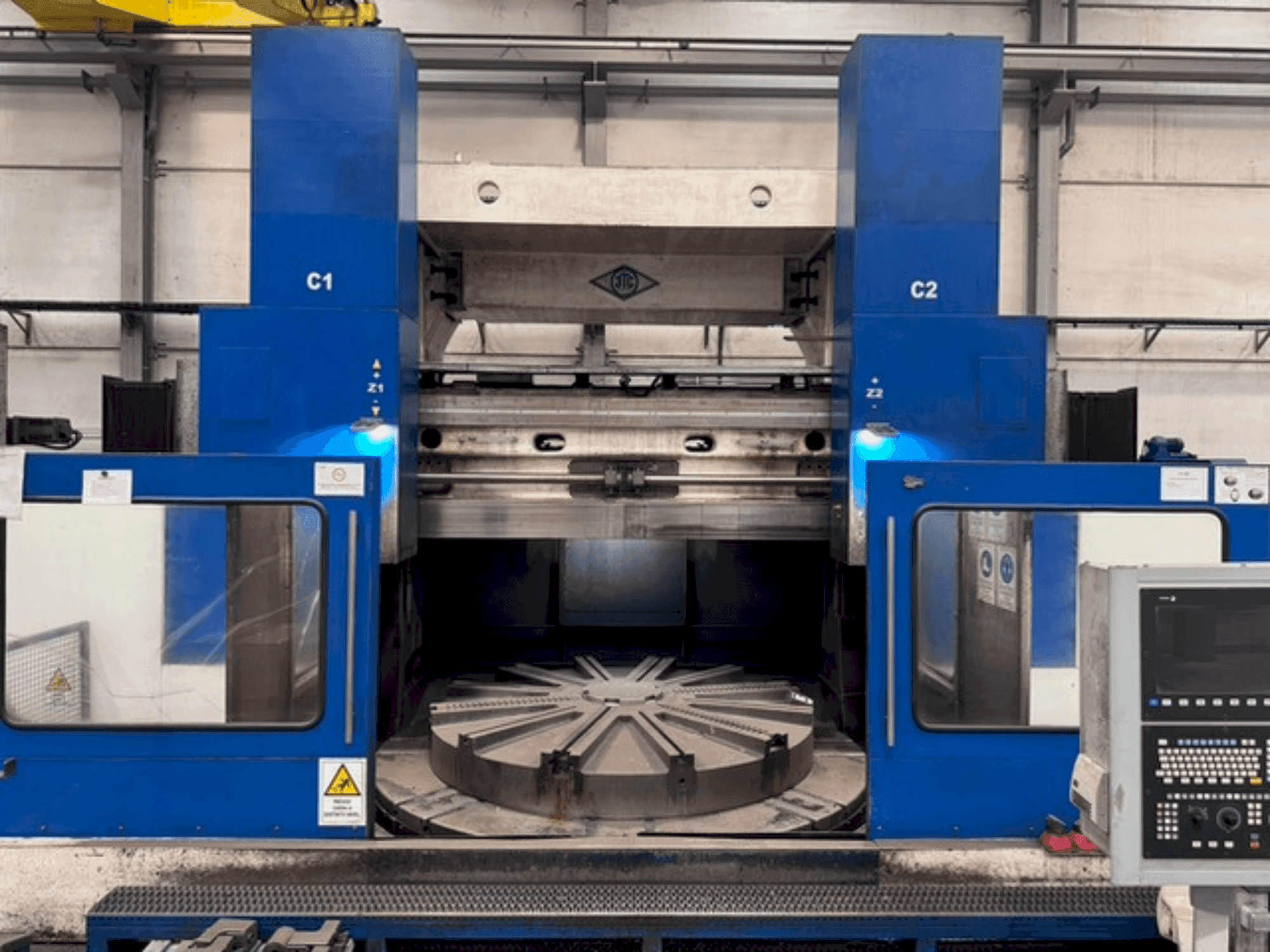 KOLOMNA 1532T-maskinen framifrån