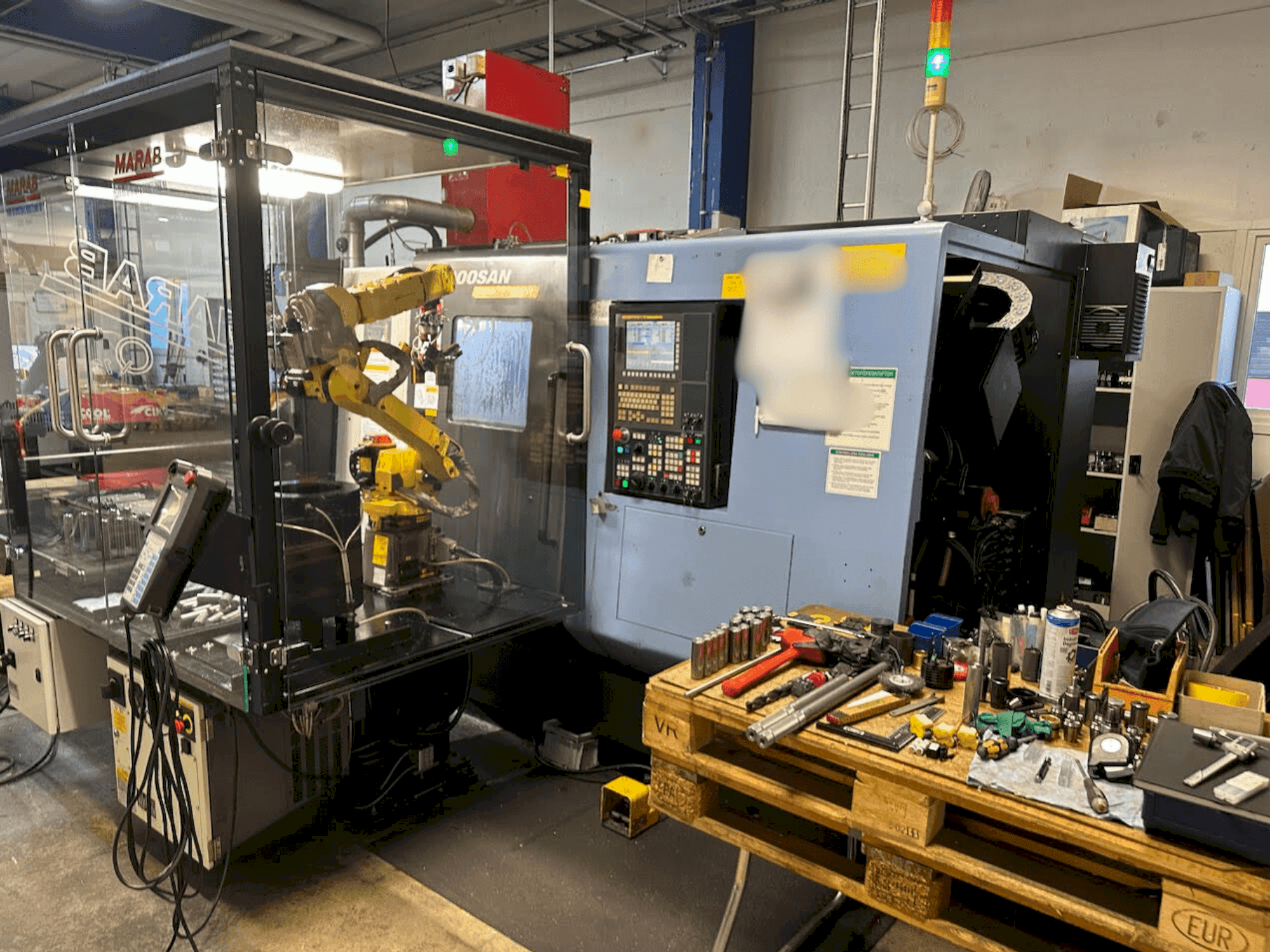 DOOSAN PUMA TT 1800 SY-maskinen framifrån