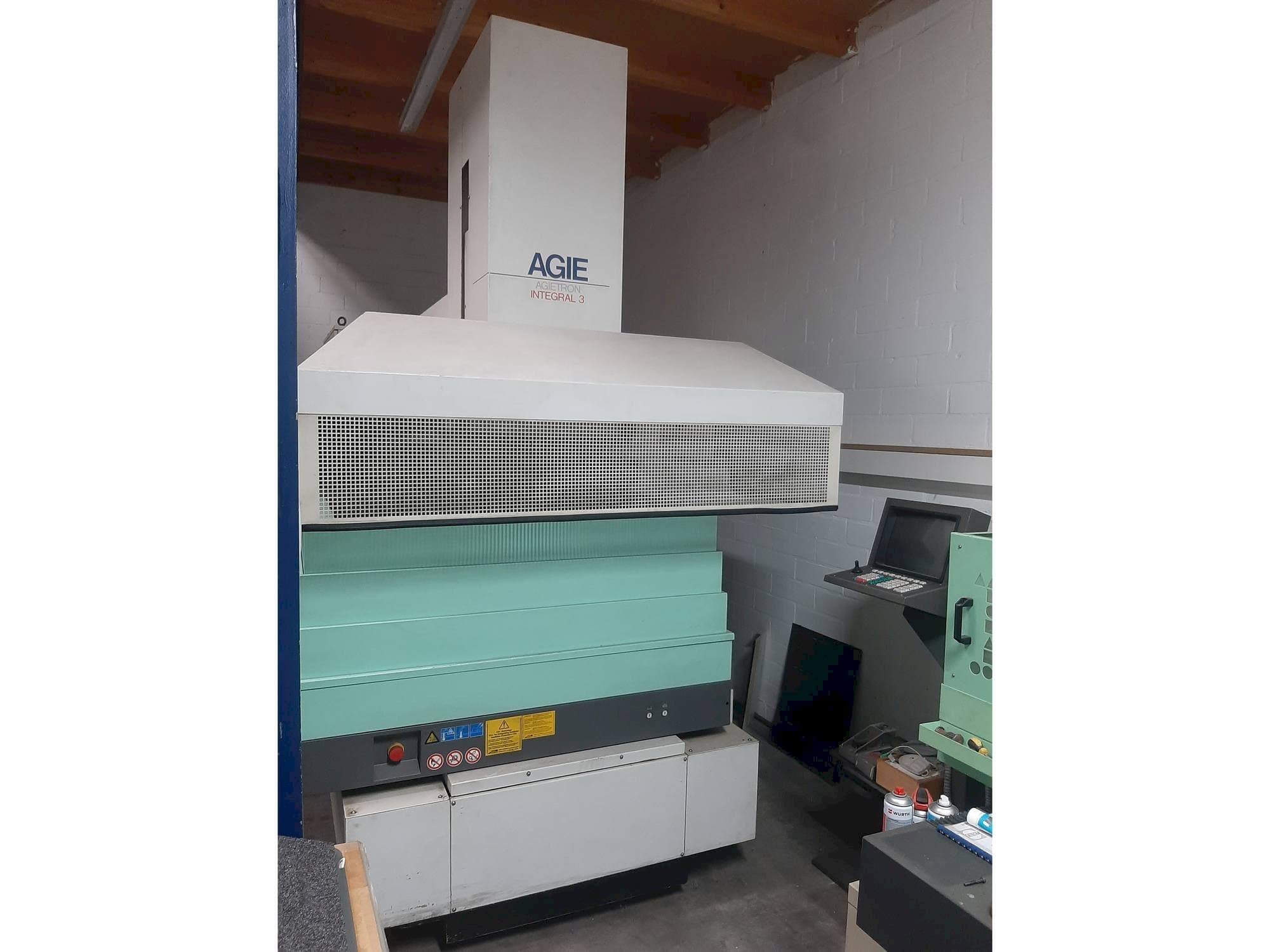 AGIE Agietron Integral 3-maskinen framifrån