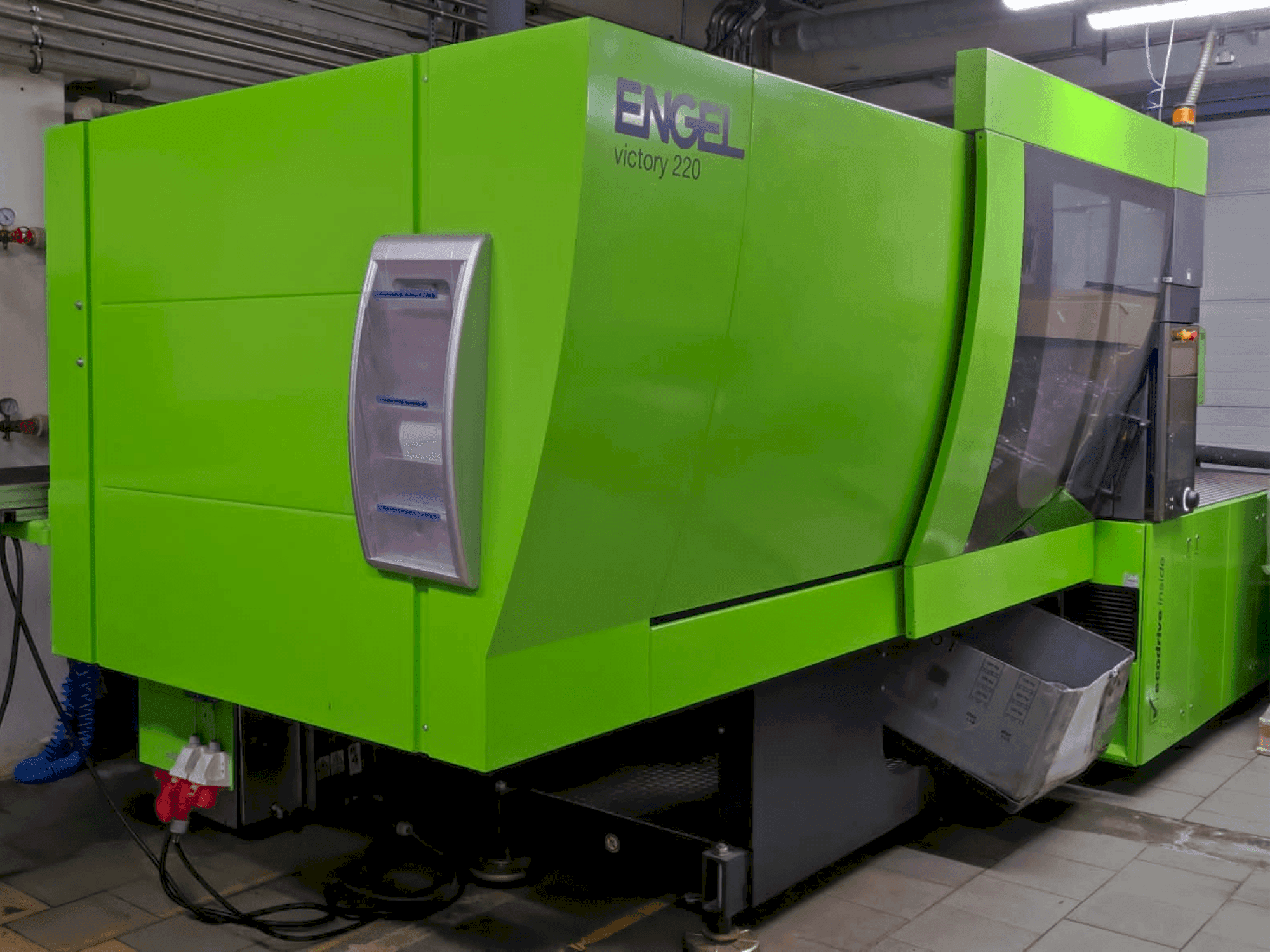 Engel VC 1060/220 SPEX-maskinen framifrån