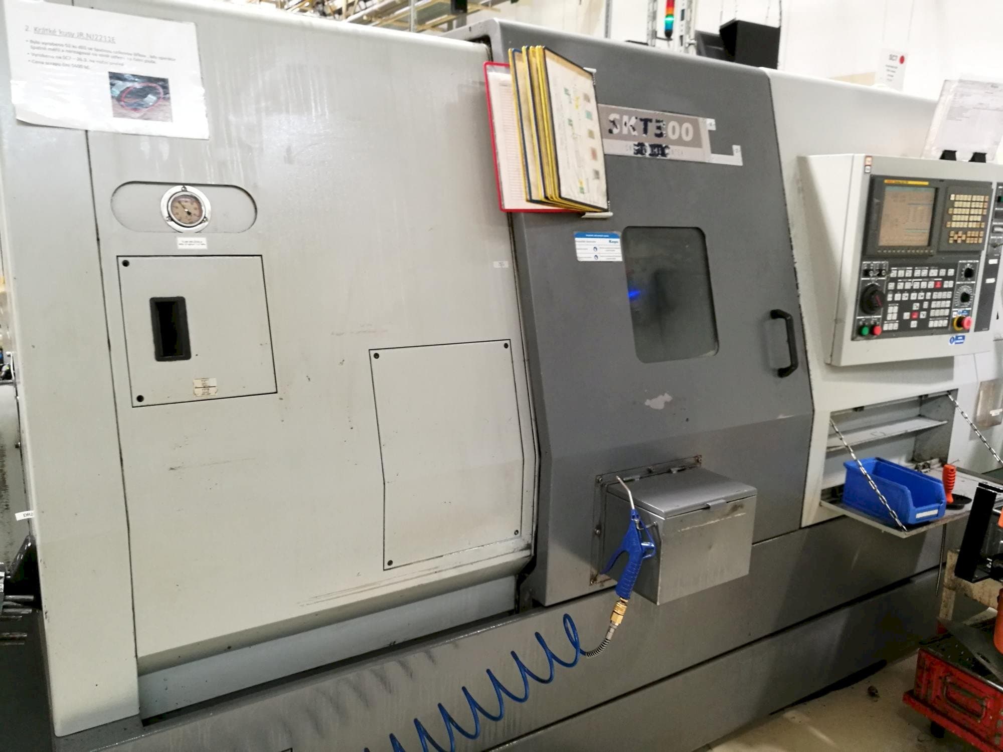 Hyundai Kia SKT 300-maskinen framifrån