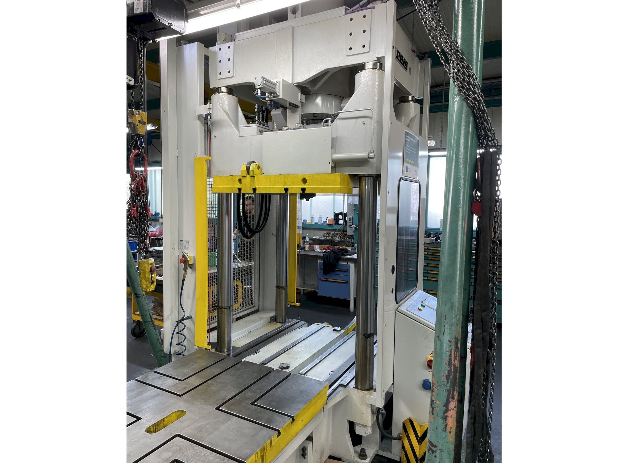 Reis TUS 100-maskinen framifrån