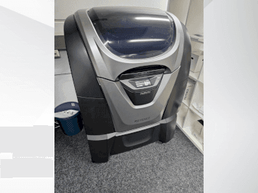 KEYENCE Agilista 3200 W-maskinen framifrån