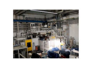 EXTRAPLAST 140to-maskinen framifrån