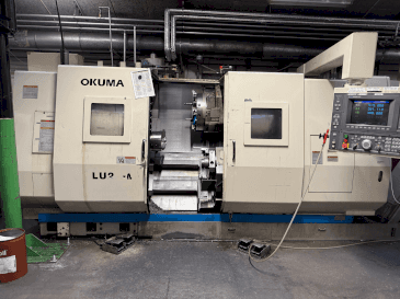 Okuma LU2-M-maskinen framifrån