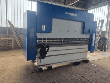 Metallkraft  GBP 31175-maskinen framifrån
