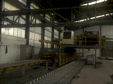 MANNI Sandwich Panel Production Line-maskinen framifrån
