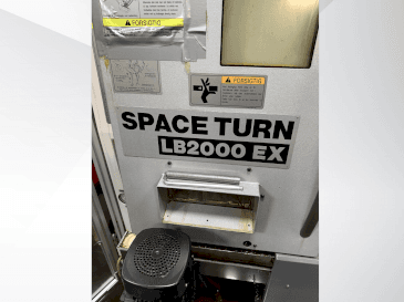 Okuma Space Turn LB2000 EX-maskinen framifrån
